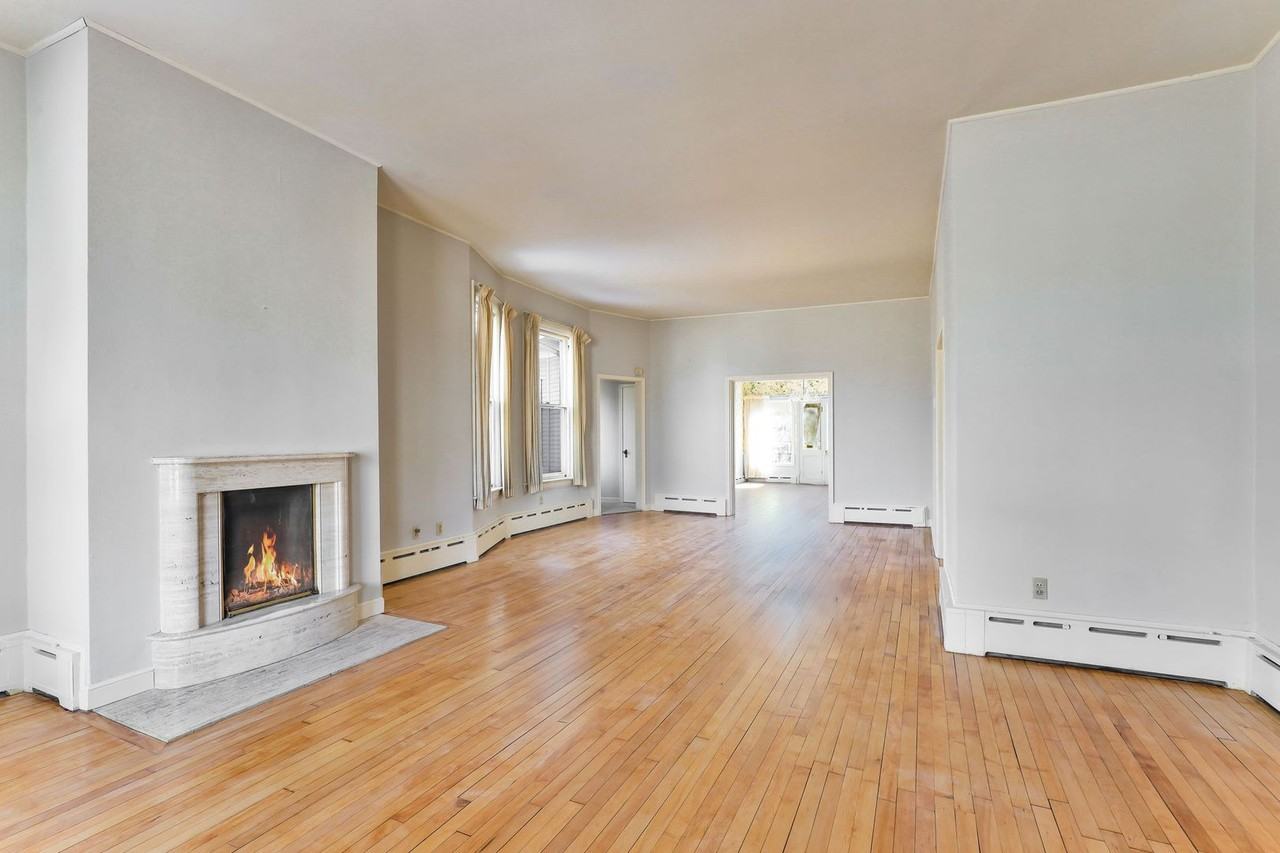 696 Goodrich Ave - Photo 3 of 24