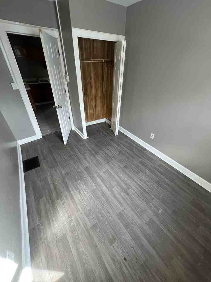 820 S Pasfield St - Photo 3 of 5