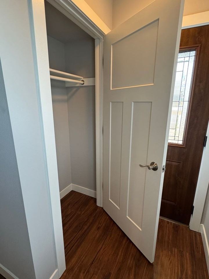 2301 Lincoln Avenue - Photo 3 of 33