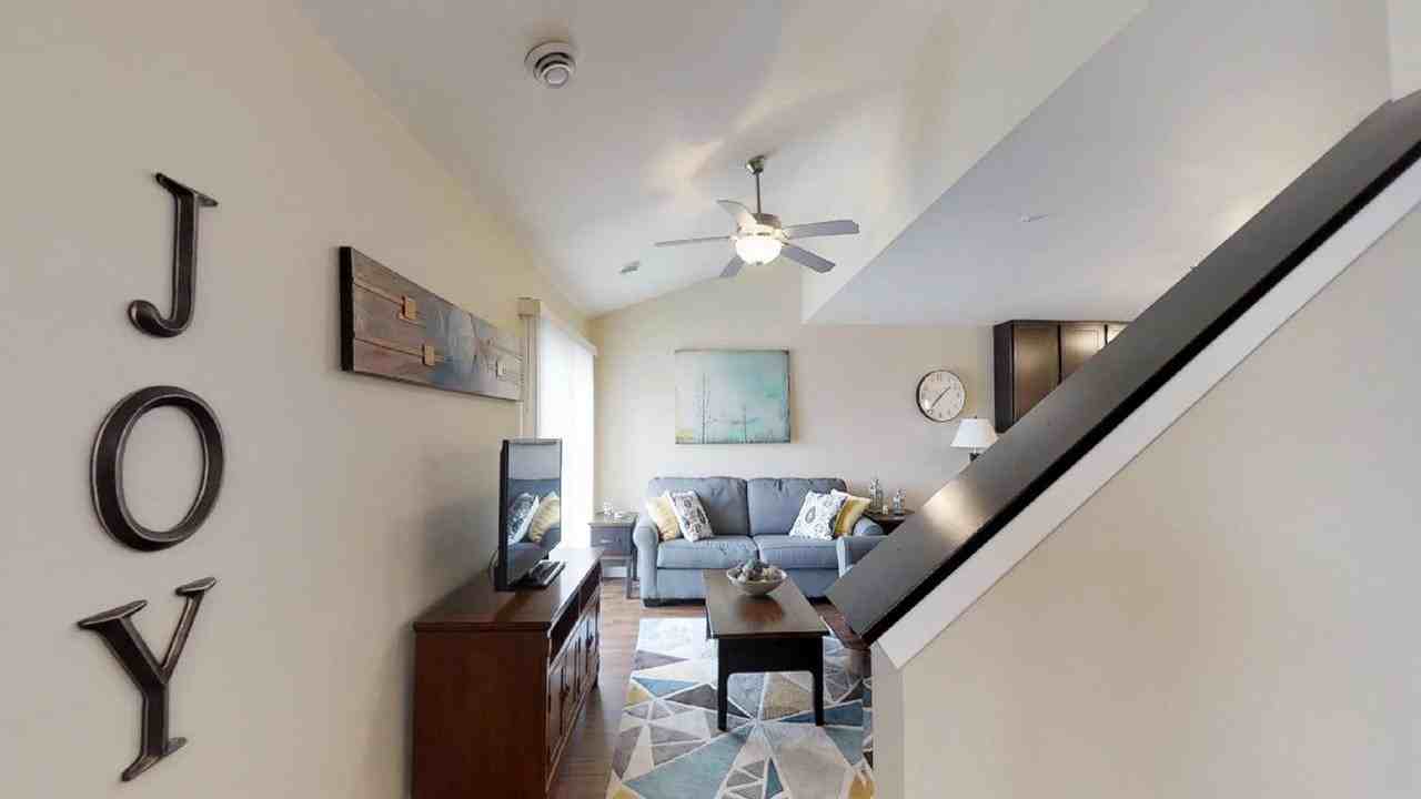 2301 Lincoln Avenue - Photo 5 of 33