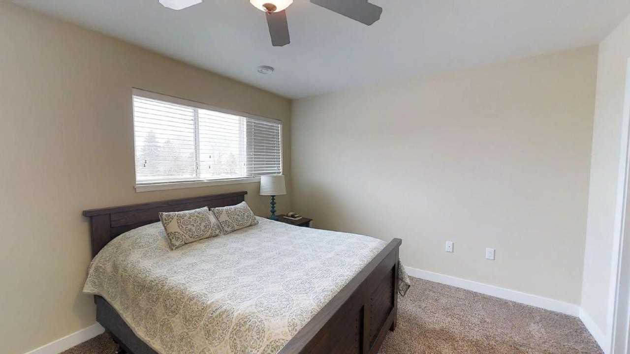 2301 Lincoln Avenue - Photo 7 of 33