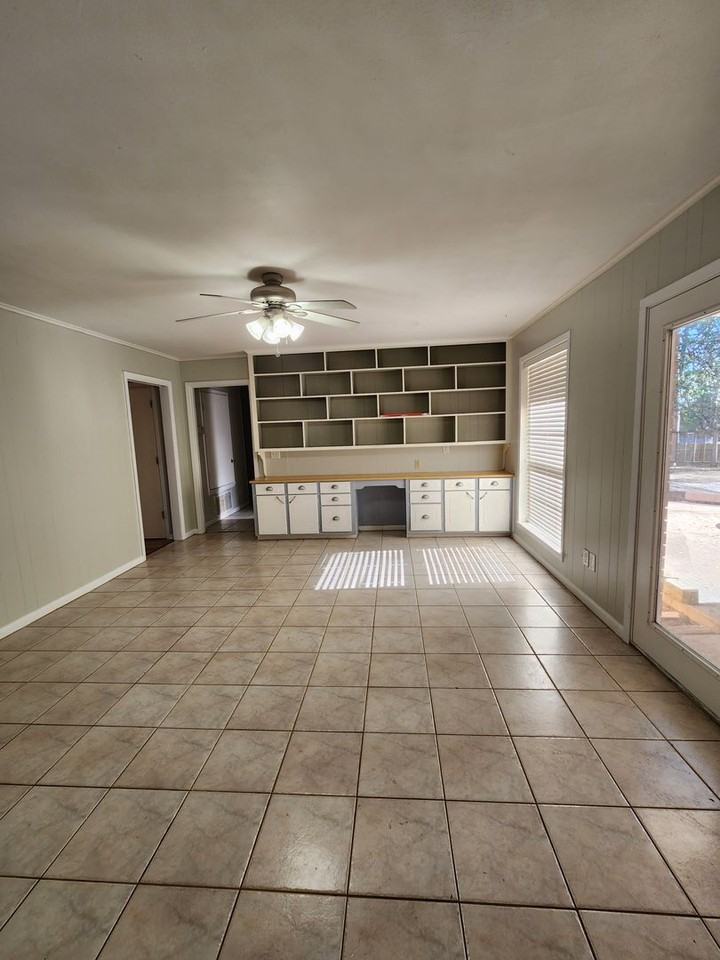 2427 Dogwood Dr - Photo 4 of 10