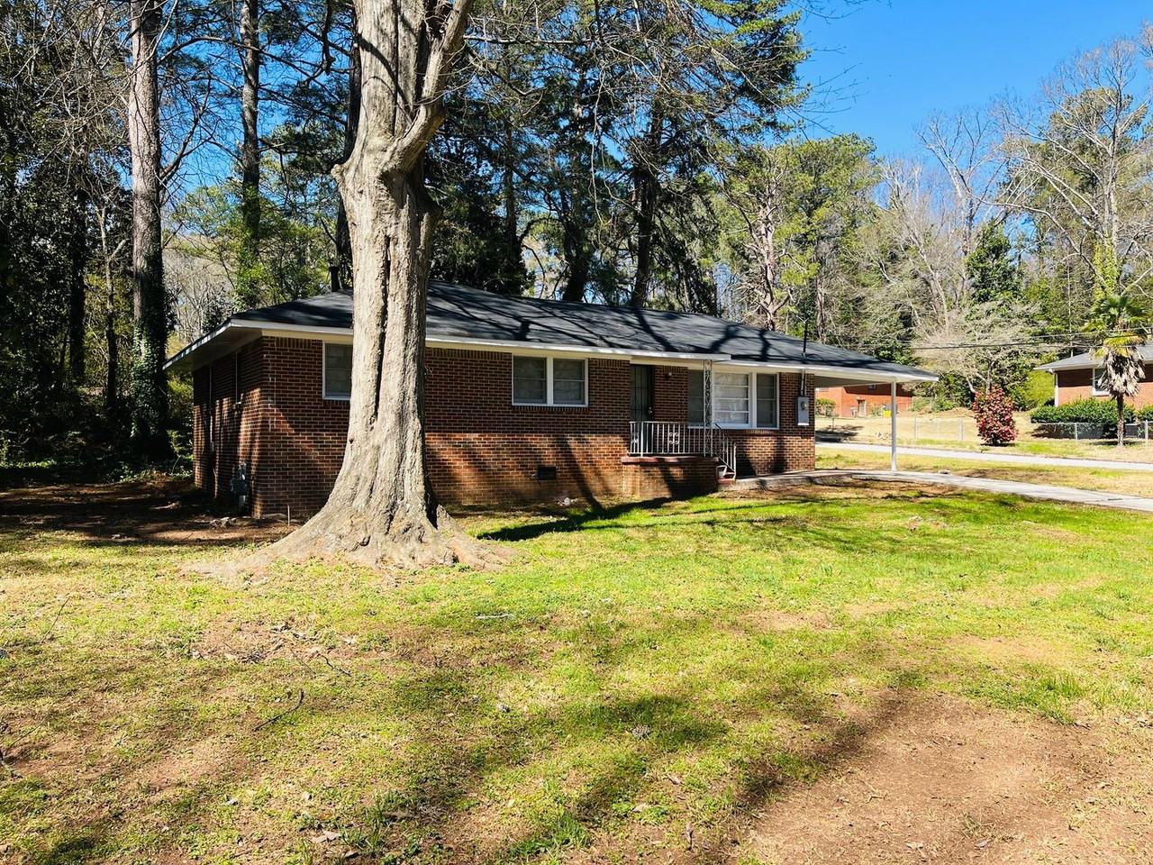 2673 Fairlane Dr Se - Photo 2 of 25