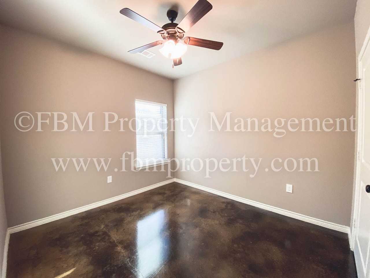 221 E Paris St - Photo 6 of 18