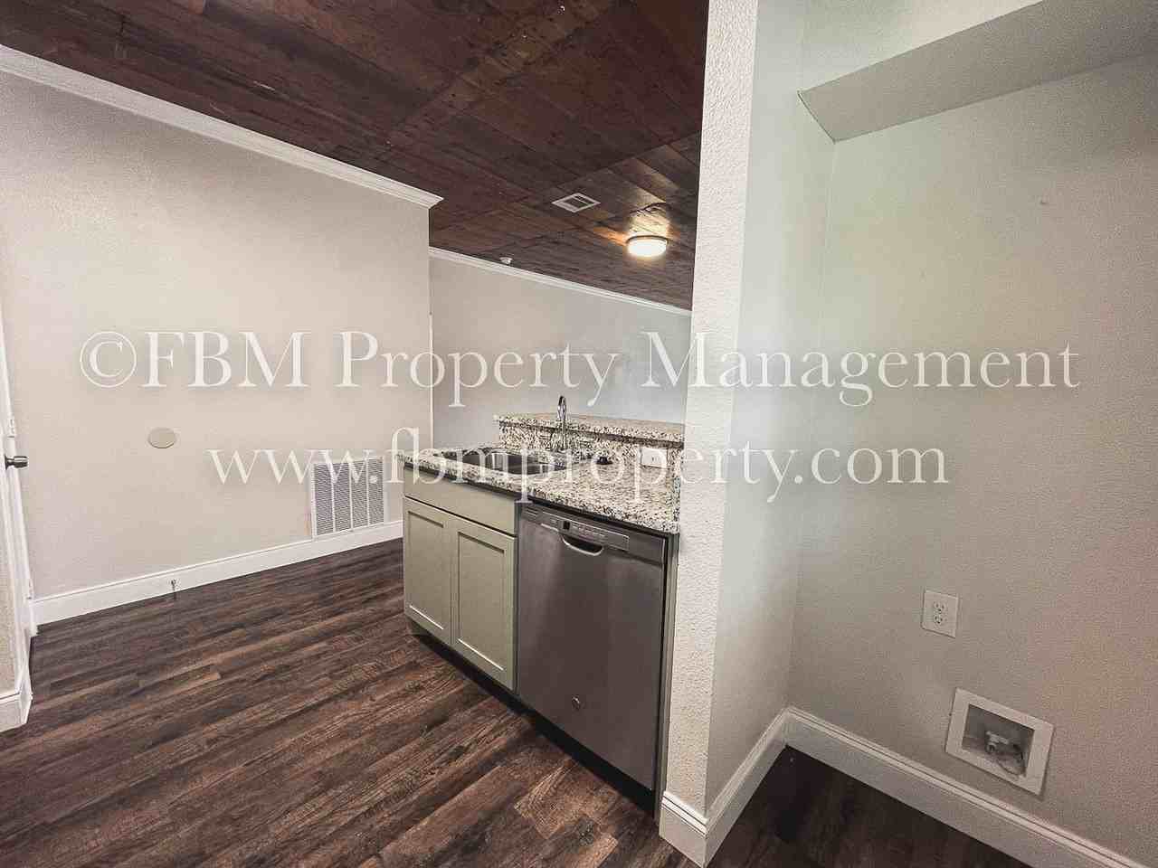 104 Sunset Cir - Photo 7 of 17