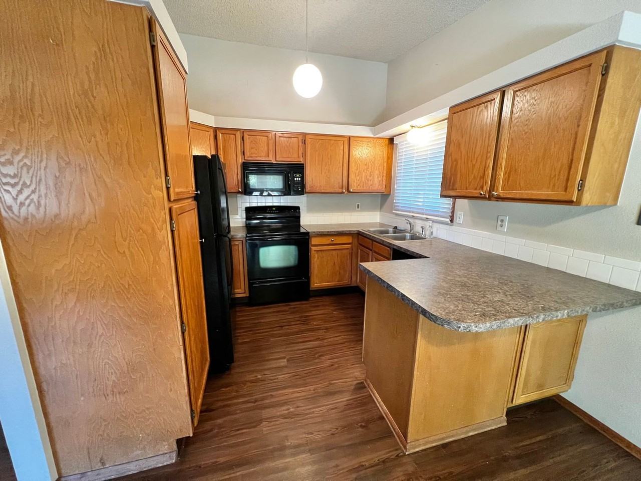 4224 Wolf Creek Ct - Photo 2 of 32
