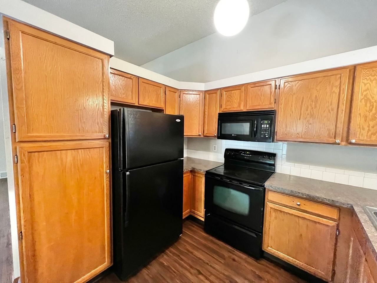 4224 Wolf Creek Ct - Photo 3 of 32