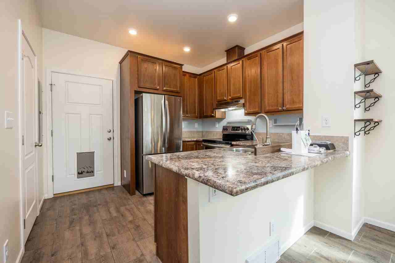 688 Grand Market Ave - Photo 4 of 30