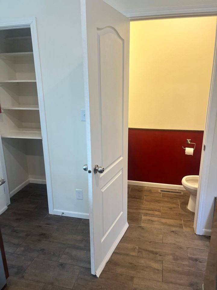 688 Grand Market Ave - Photo 7 of 30