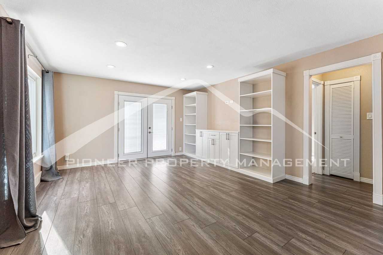 1595 S Tejon St - Photo 3 of 17