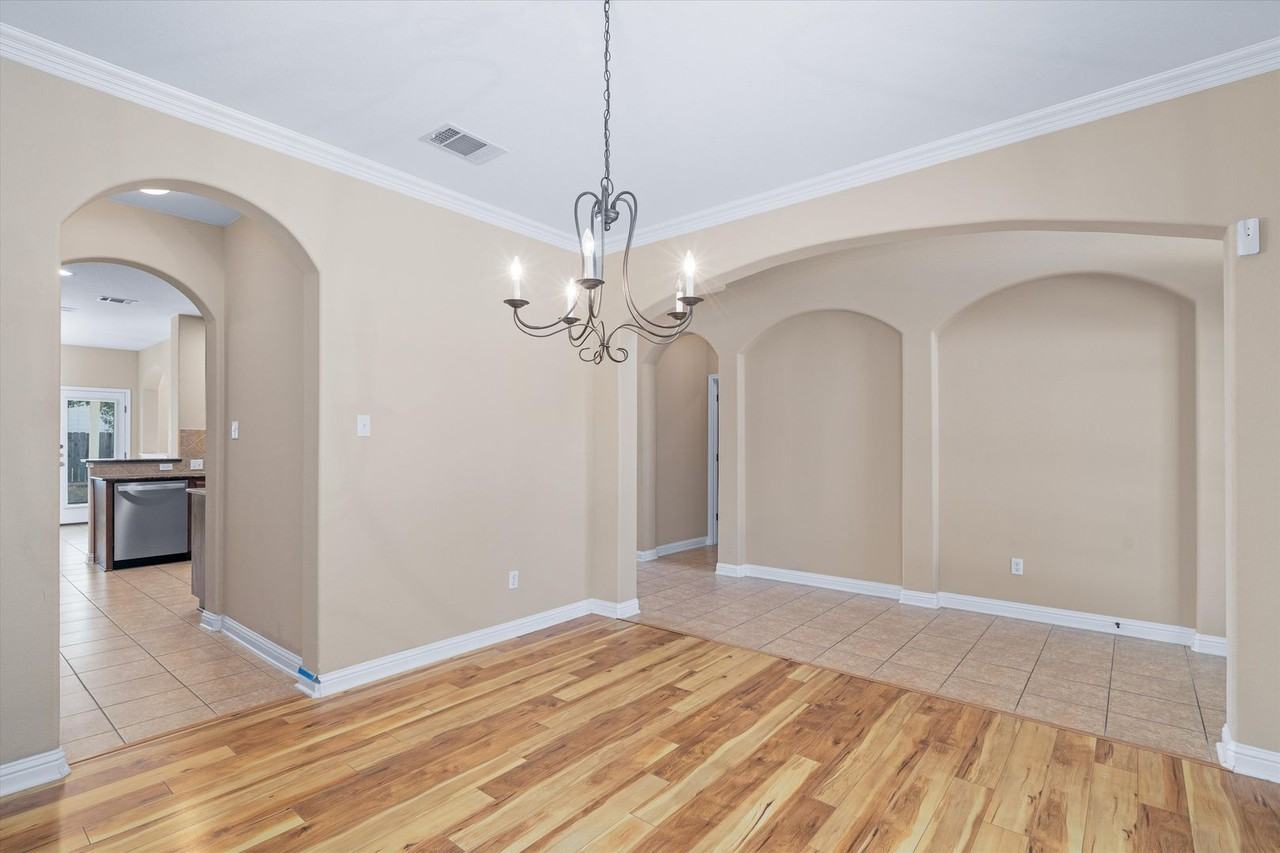 620 620 Middle Creek Drive - Photo 4 of 48