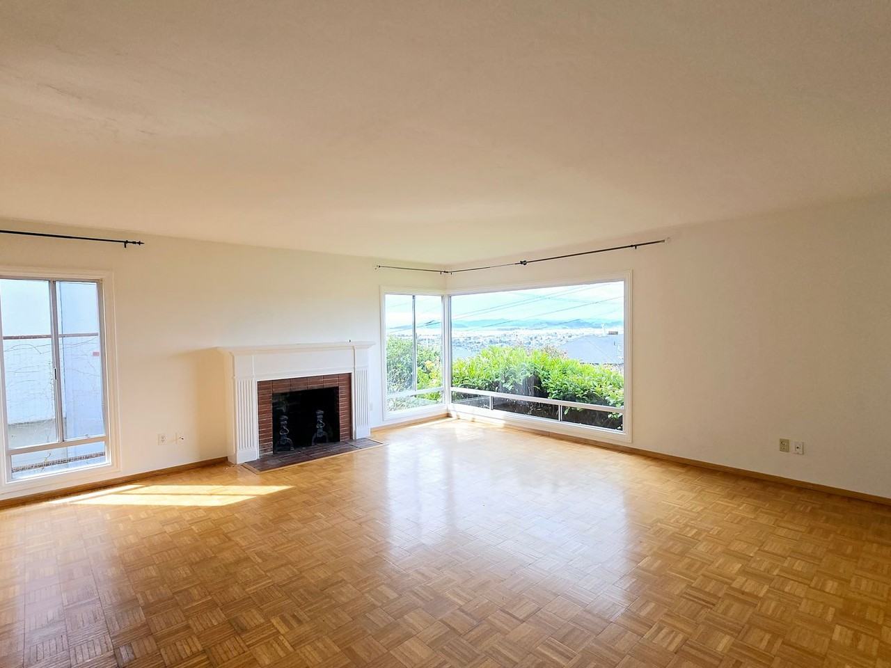 2520 Tulare Ave - Photo 2 of 44