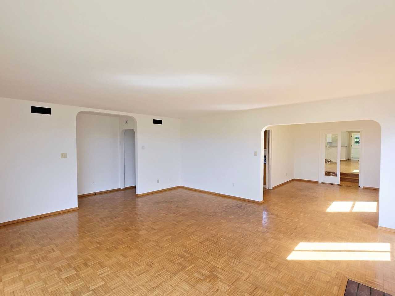 2520 Tulare Ave - Photo 3 of 44