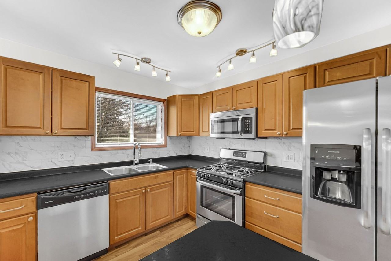 4126 E 5th Pl - Photo 2 of 33
