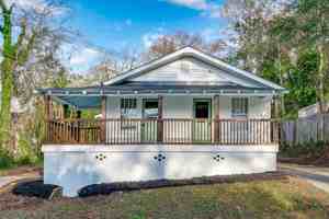 featured image of 911 Beaufort St #A
