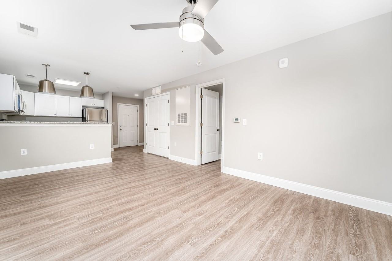 Stella's Place Apartments - Photo 7 of 20