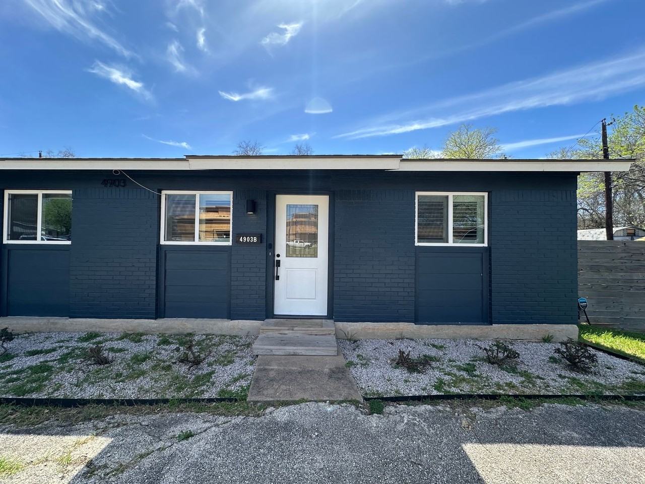4903 Richmond Ave - Photo 3 of 19