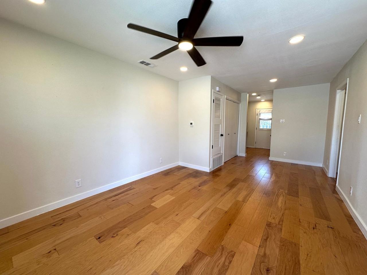 4903 Richmond Ave - Photo 4 of 19