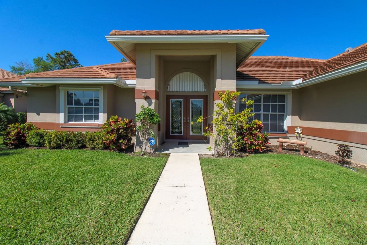 333 Wentworth Ct - Photo 2 of 49