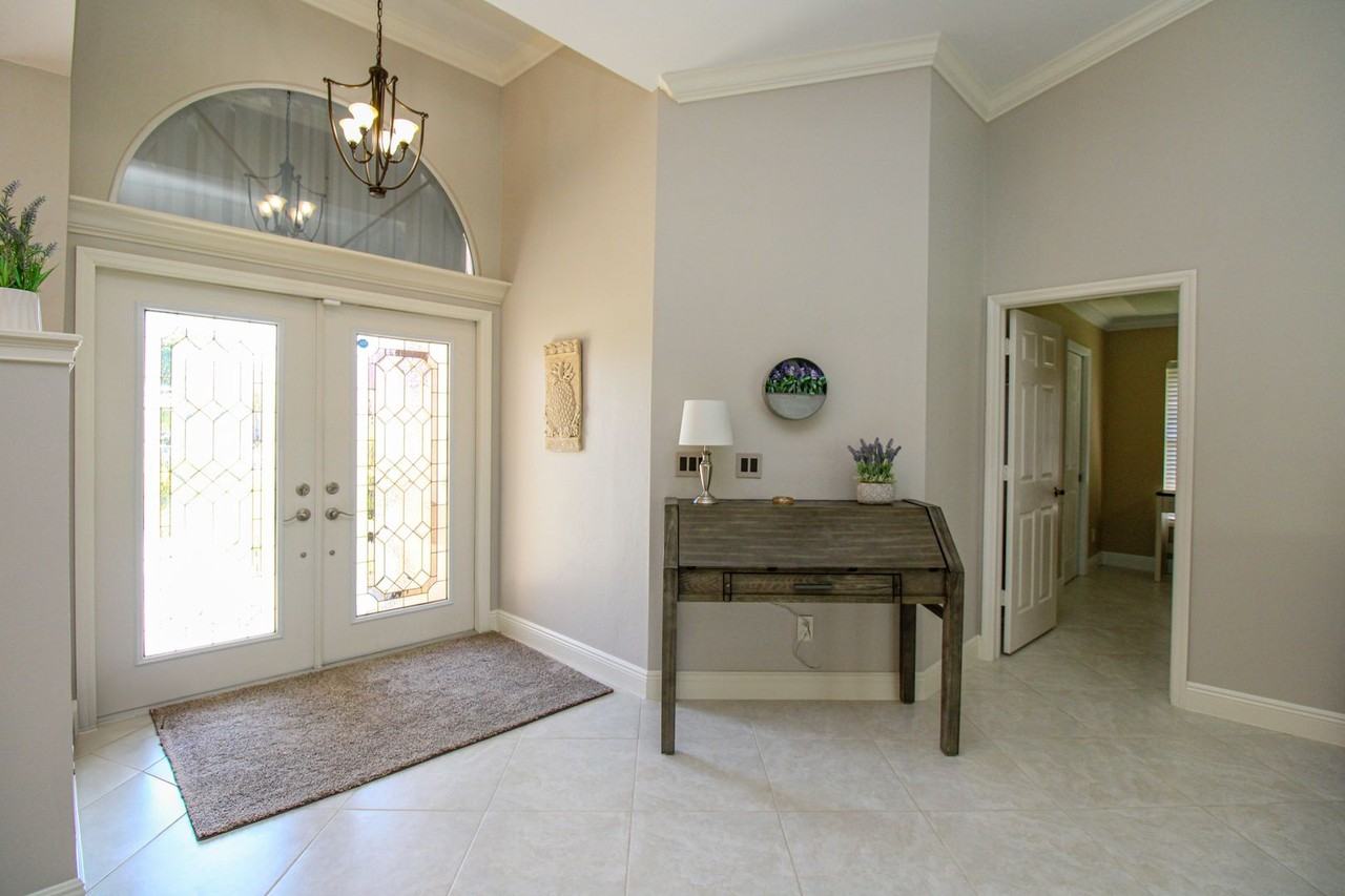 333 Wentworth Ct - Photo 6 of 49