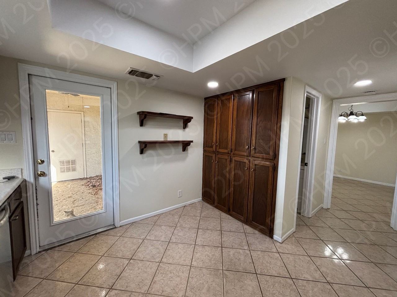 5868 Royal Rdg - Photo 5 of 23