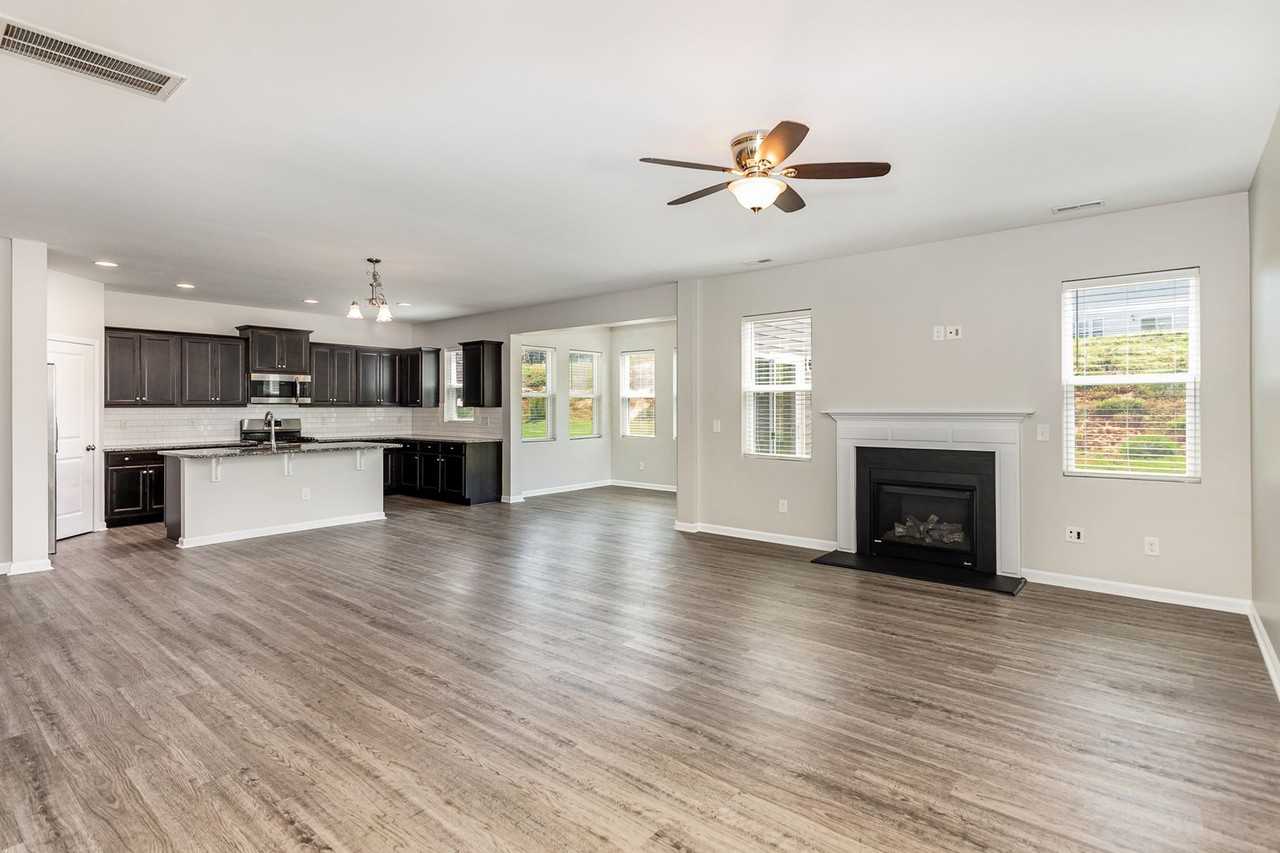 31 W Copenhaver Dr - Photo 3 of 18