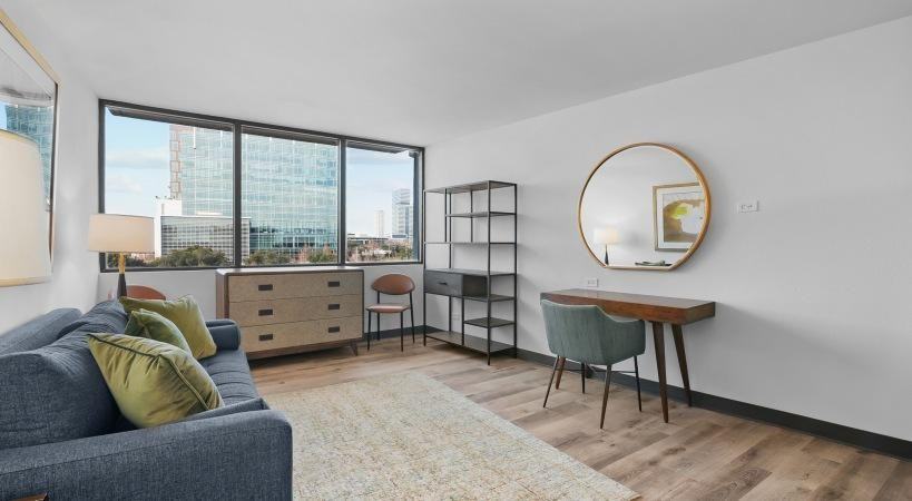 2828 Southwest Fwy - Photo 2 of 14