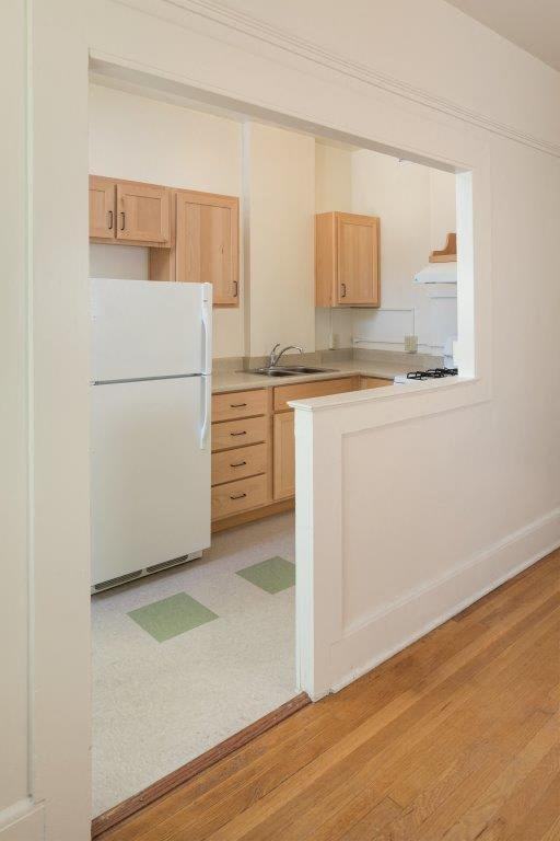 903 Union St - Photo 2 of 10