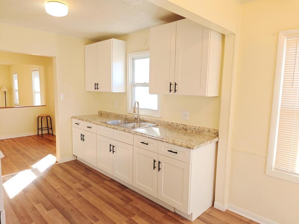 36122 Booth Ave - Photo 2 of 16