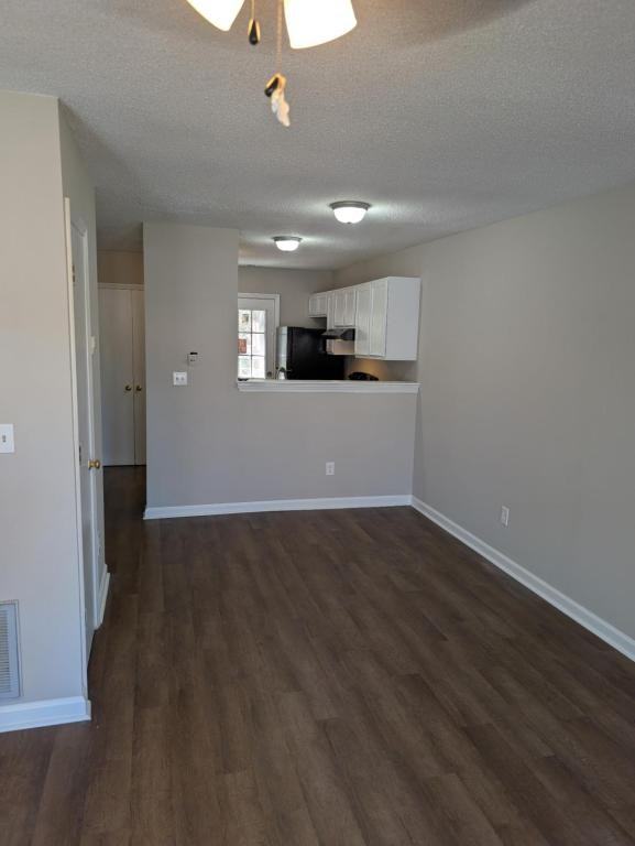 4713 Courtney Ln - Photo 4 of 9