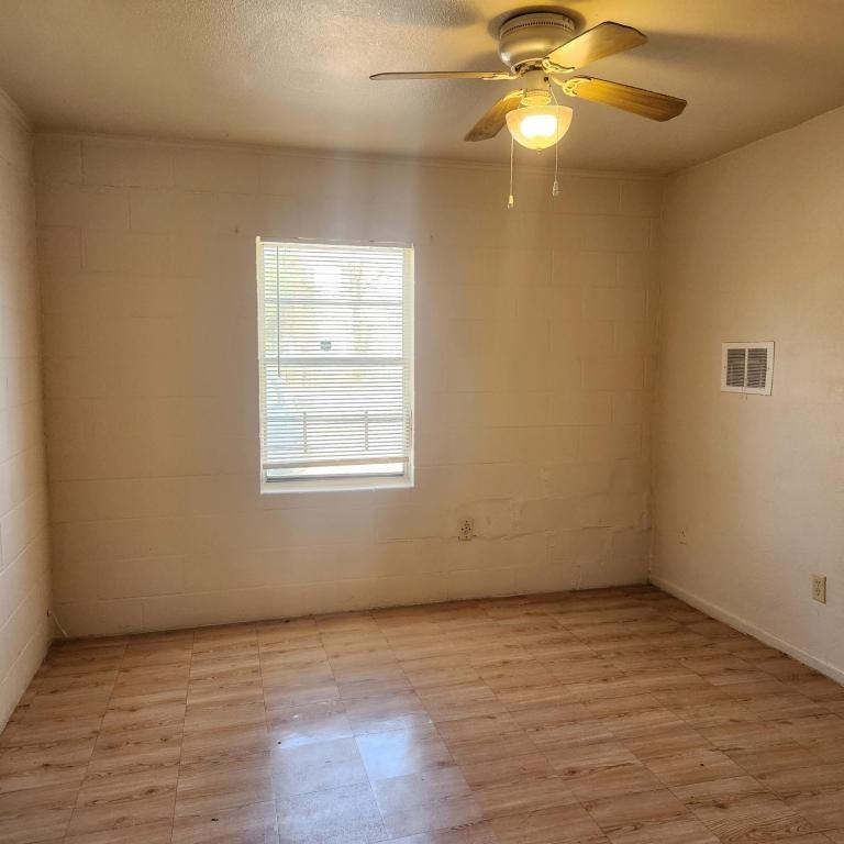 610 Ruiz St - Photo 3 of 5