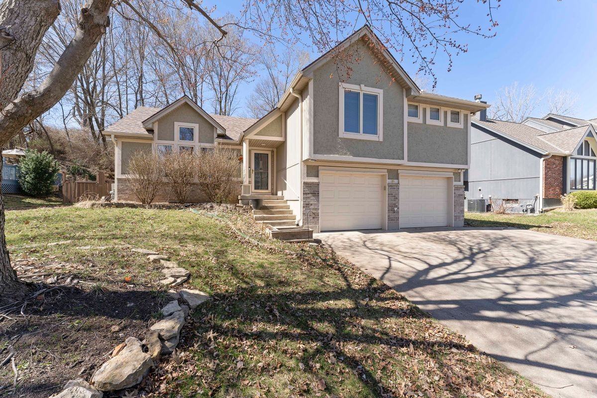 5708 N Mayview Ave - Photo 2 of 40