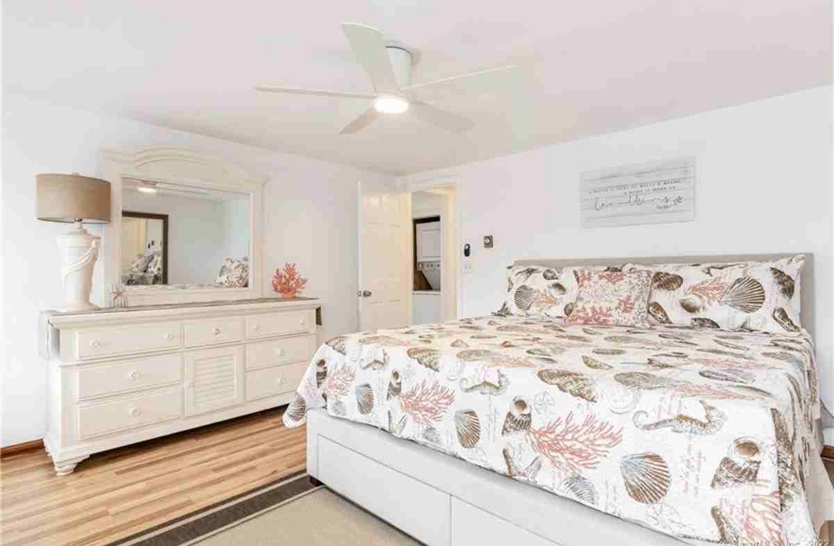 18 Thompson Ln - Photo 5 of 12