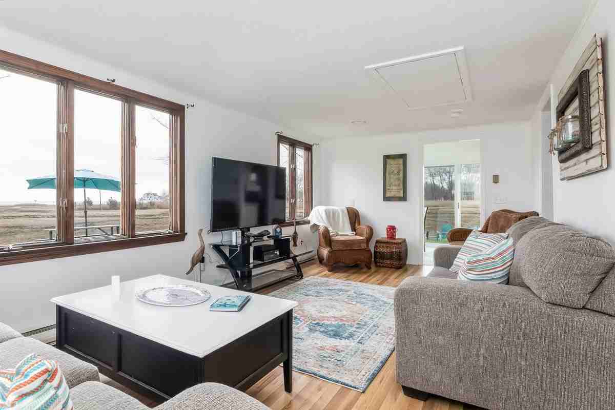 18 Thompson Ln - Photo 6 of 12