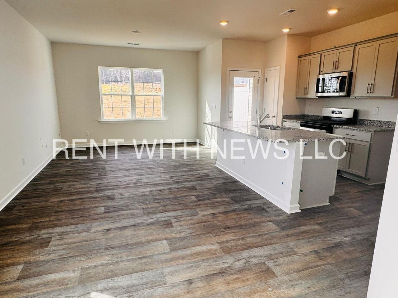 494 David Hill Dr - Photo 3 of 17