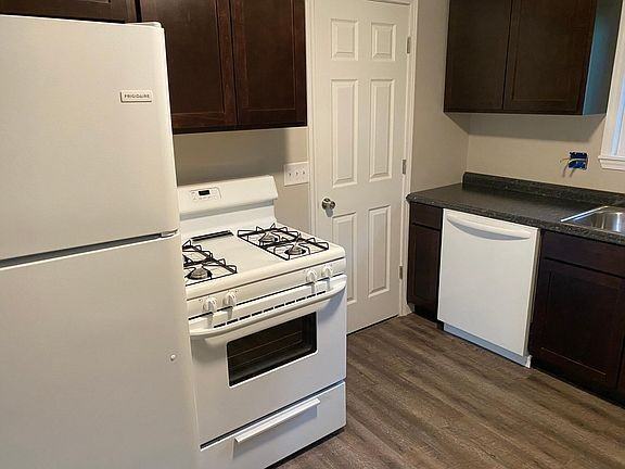 1108 Fountain St - Photo 3 of 12