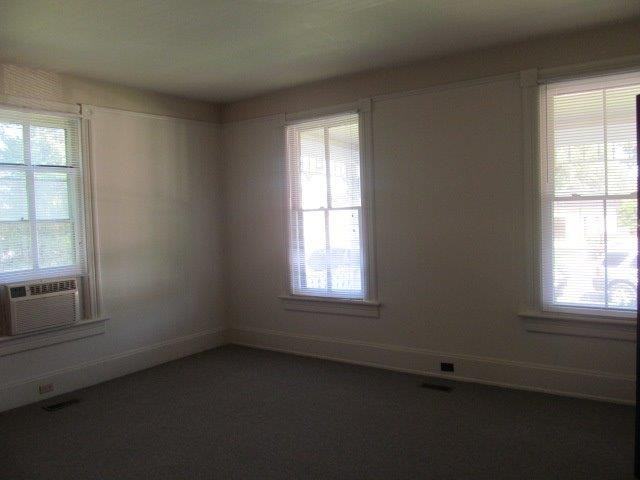 2811 White Chapel Rd - Photo 3 of 8