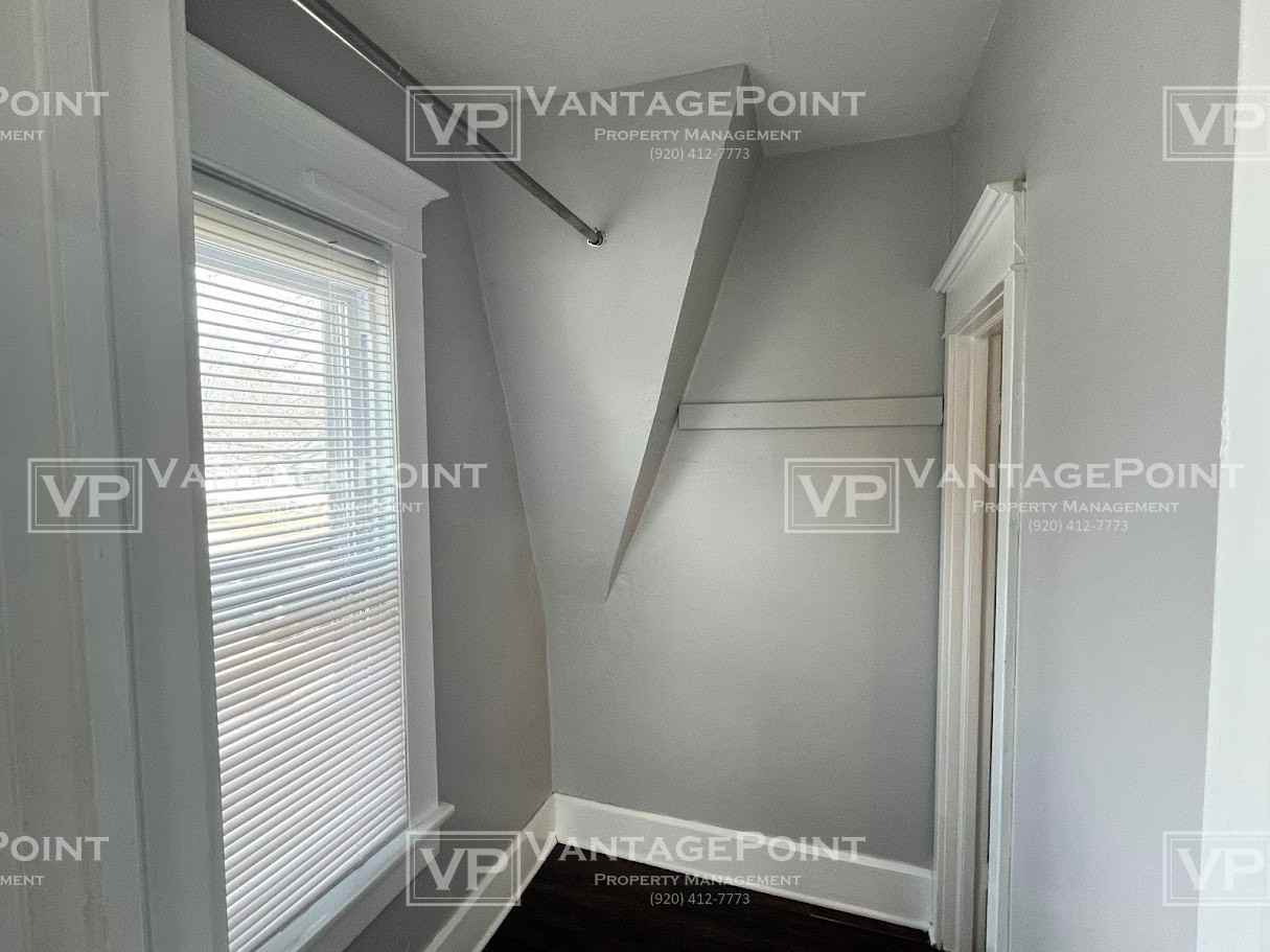 745 S Irwin Ave - Photo 2 of 12