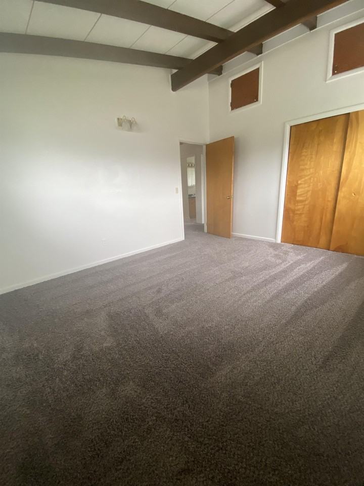 107 13th St - Photo 3 of 11