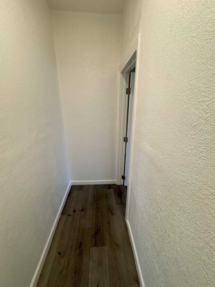 1017 E Moreland St #2 - Photo 3 of 13