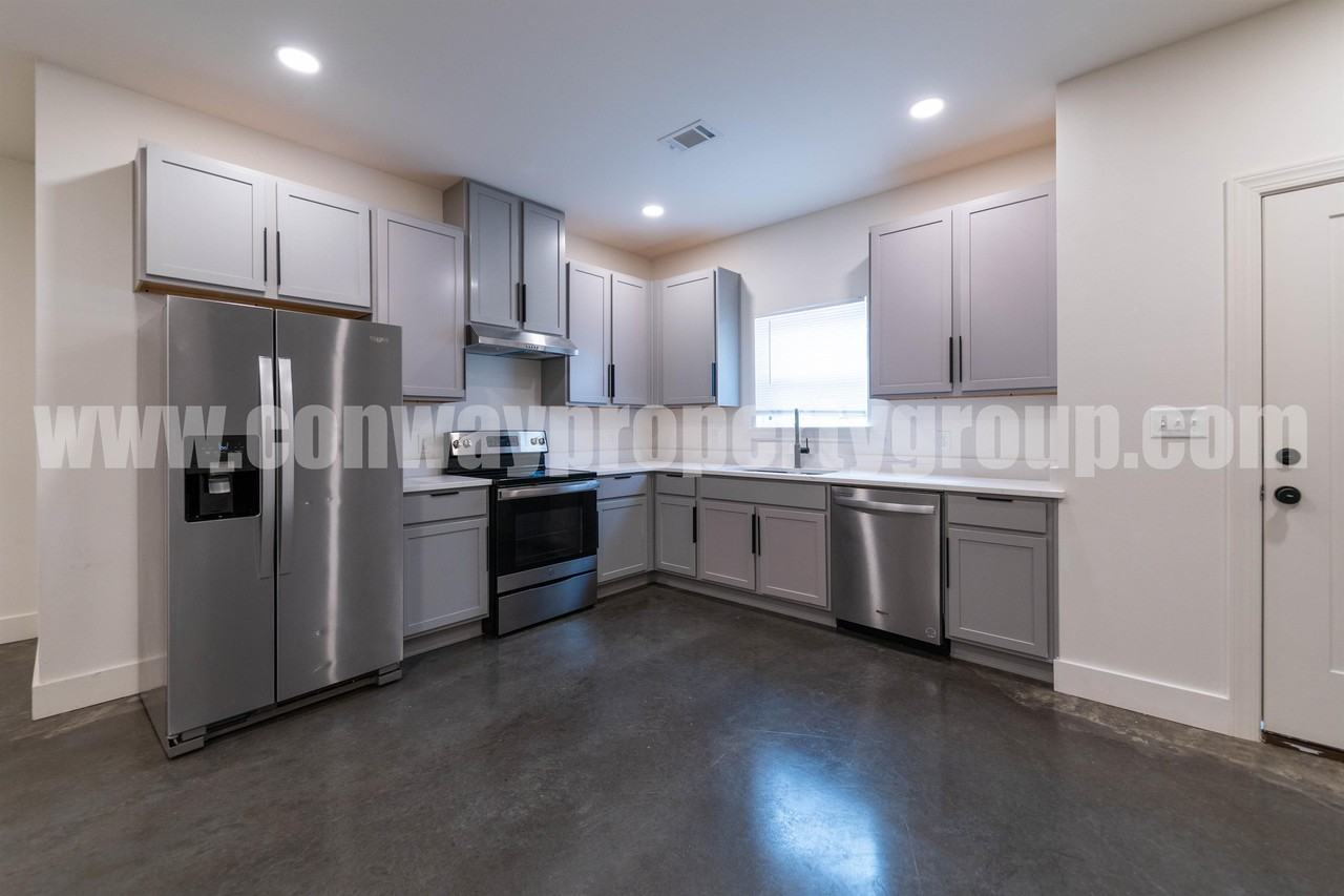 1948 Cambridge Village Dr - Photo 7 of 16