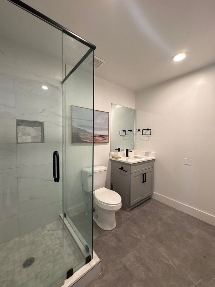 616 Stockell St - Photo 7 of 46