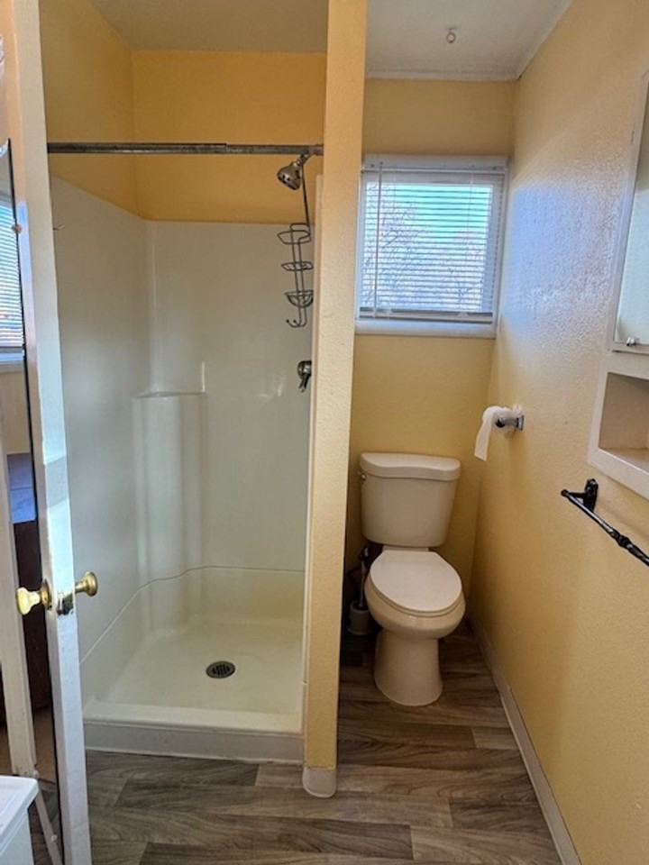 236 1/2 N Mountain Ave - Photo 5 of 16
