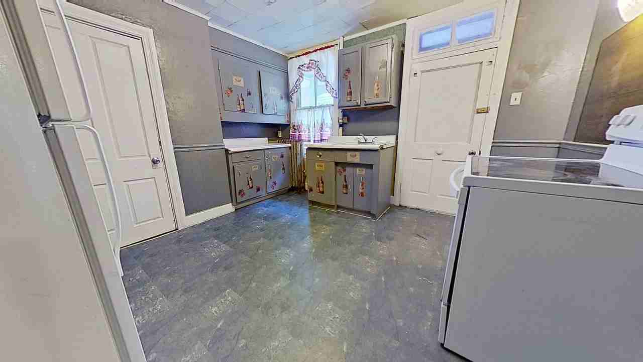 719 W Philadelphia St - Photo 2 of 13