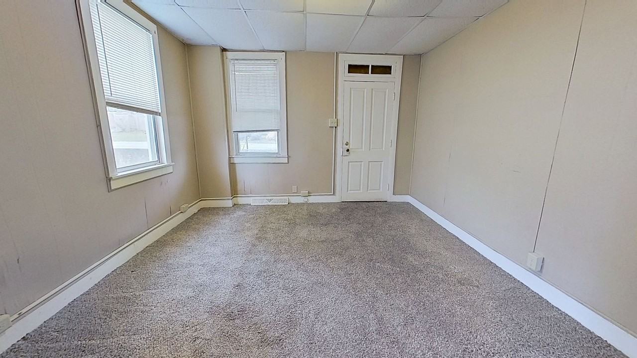 2576 N Sherman St - Photo 6 of 12