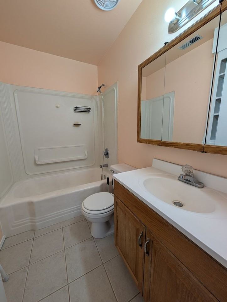 628 Burns St - Photo 3 of 13