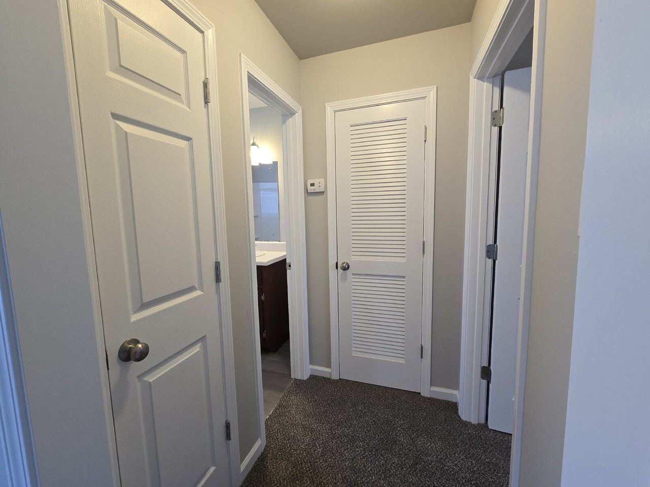 414 Redbud Ln - Photo 4 of 8