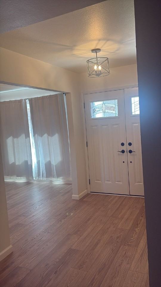 2722 W Monte Ave - Photo 4 of 17