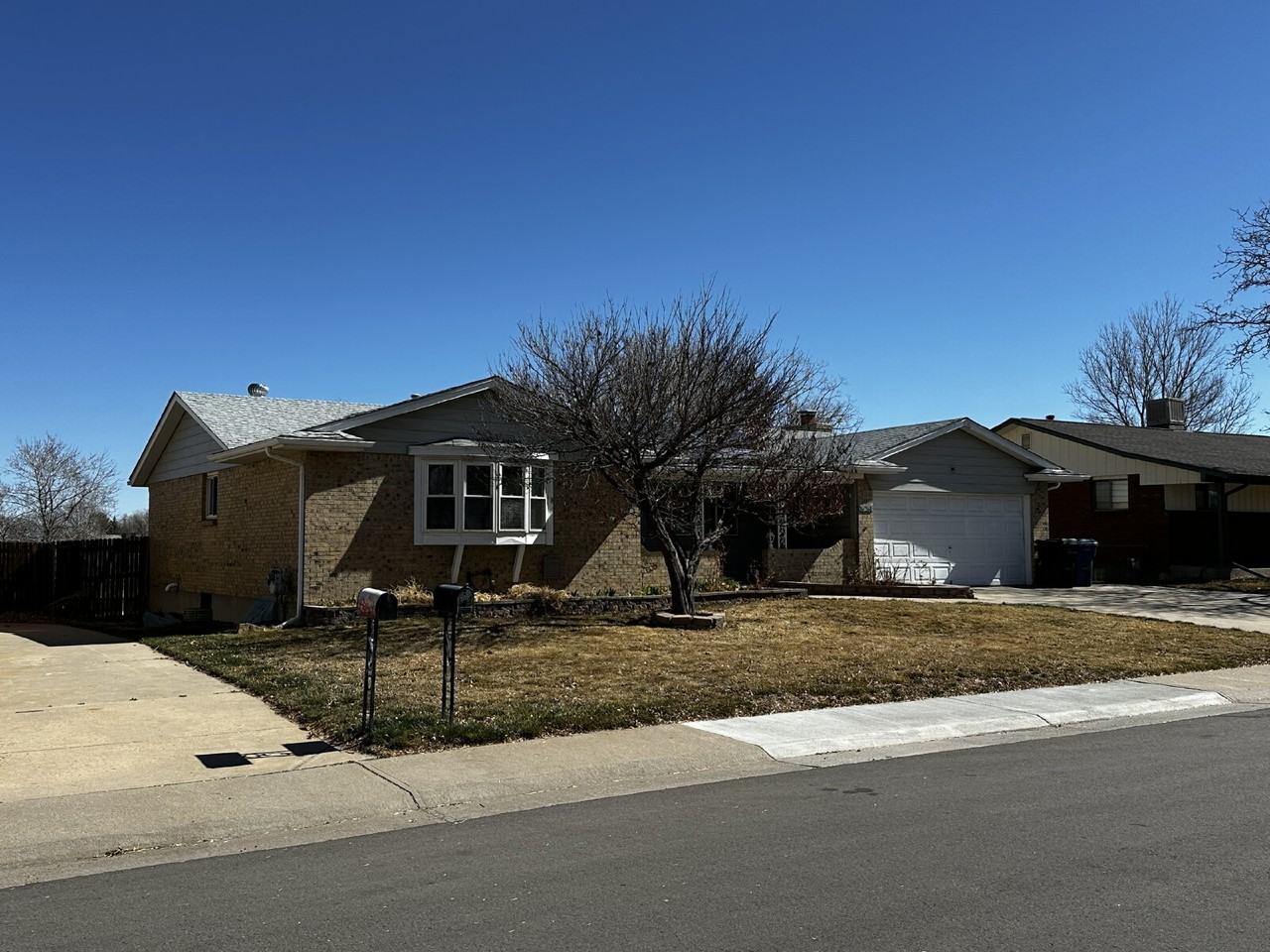 16261 E 7th Dr - Photo 3 of 50