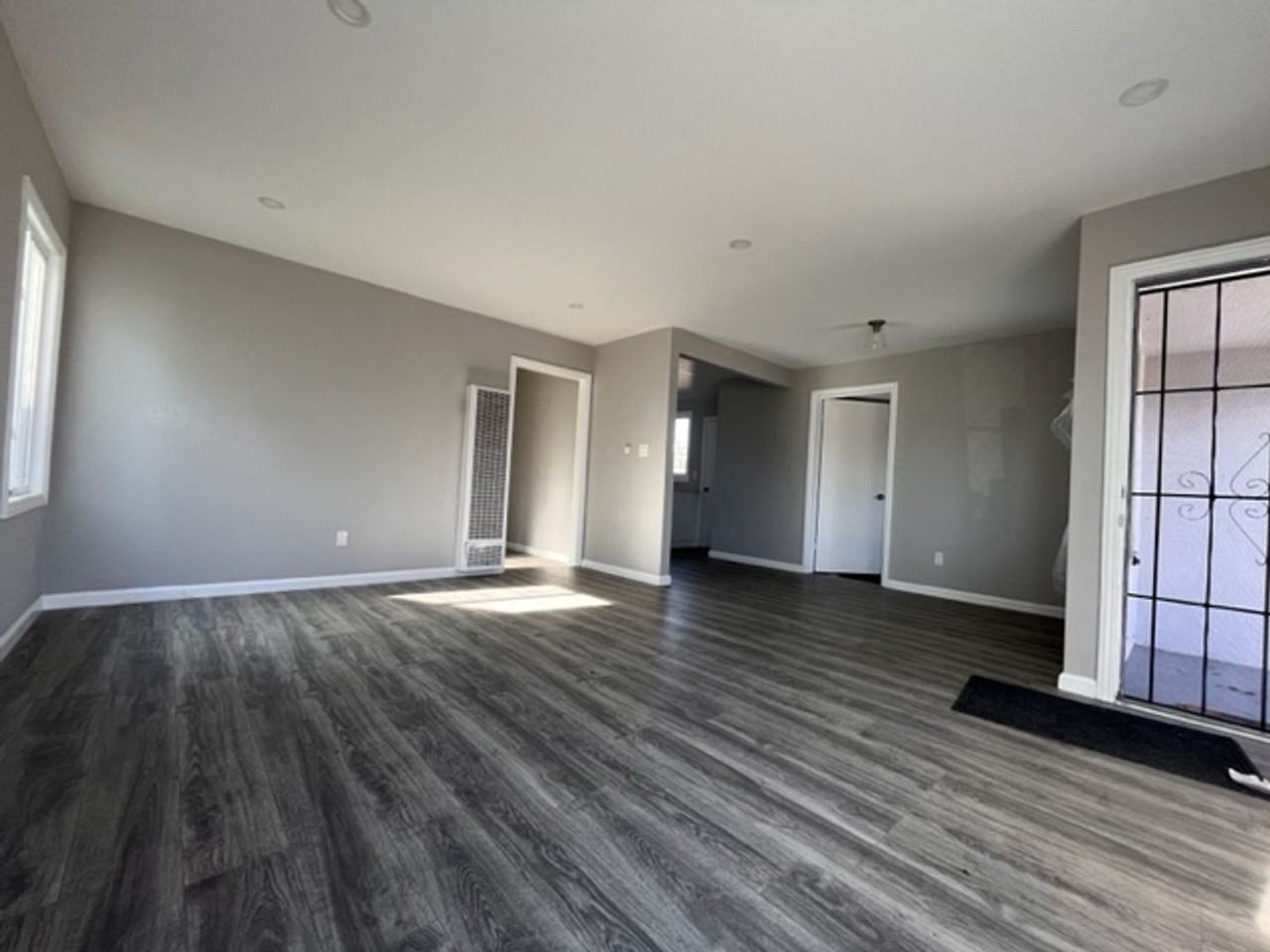 957 76th Ave - Photo 2 of 4